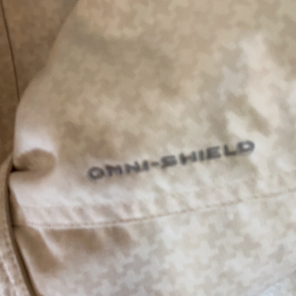 Columbia women’s medium ski/winter jacket - Picture 4 of 6